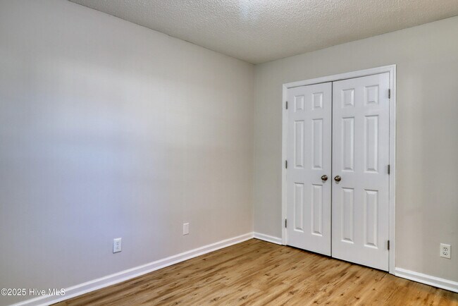 Building Photo - 2314 Indian Dr