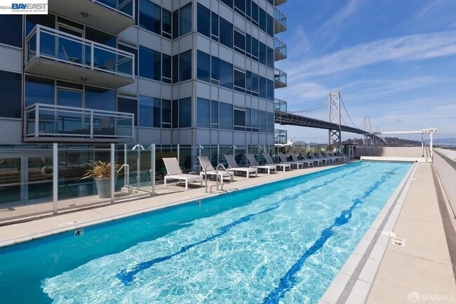 Building Photo - 501 Beale St