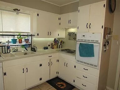 Building Photo - 901 S Burdette Ave