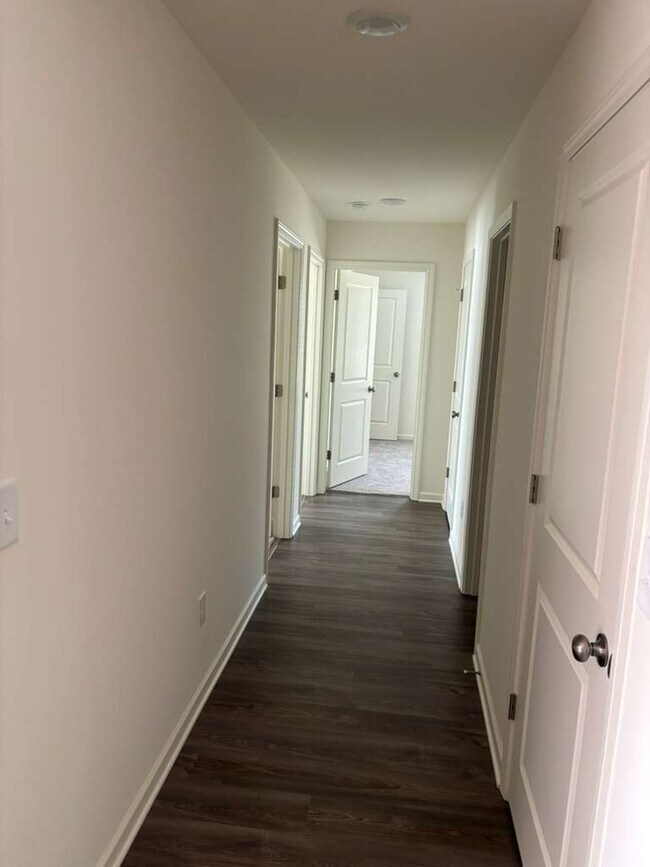 Building Photo - 516 Liberty Hall Dr