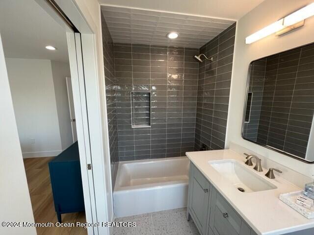 Building Photo - 3632 Ocean Terrace