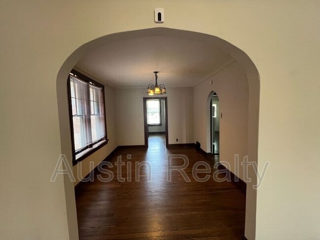 Building Photo - 4057 Potomac St