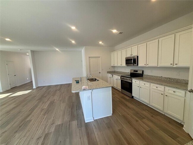 Building Photo - 140 Red Maple Wy
