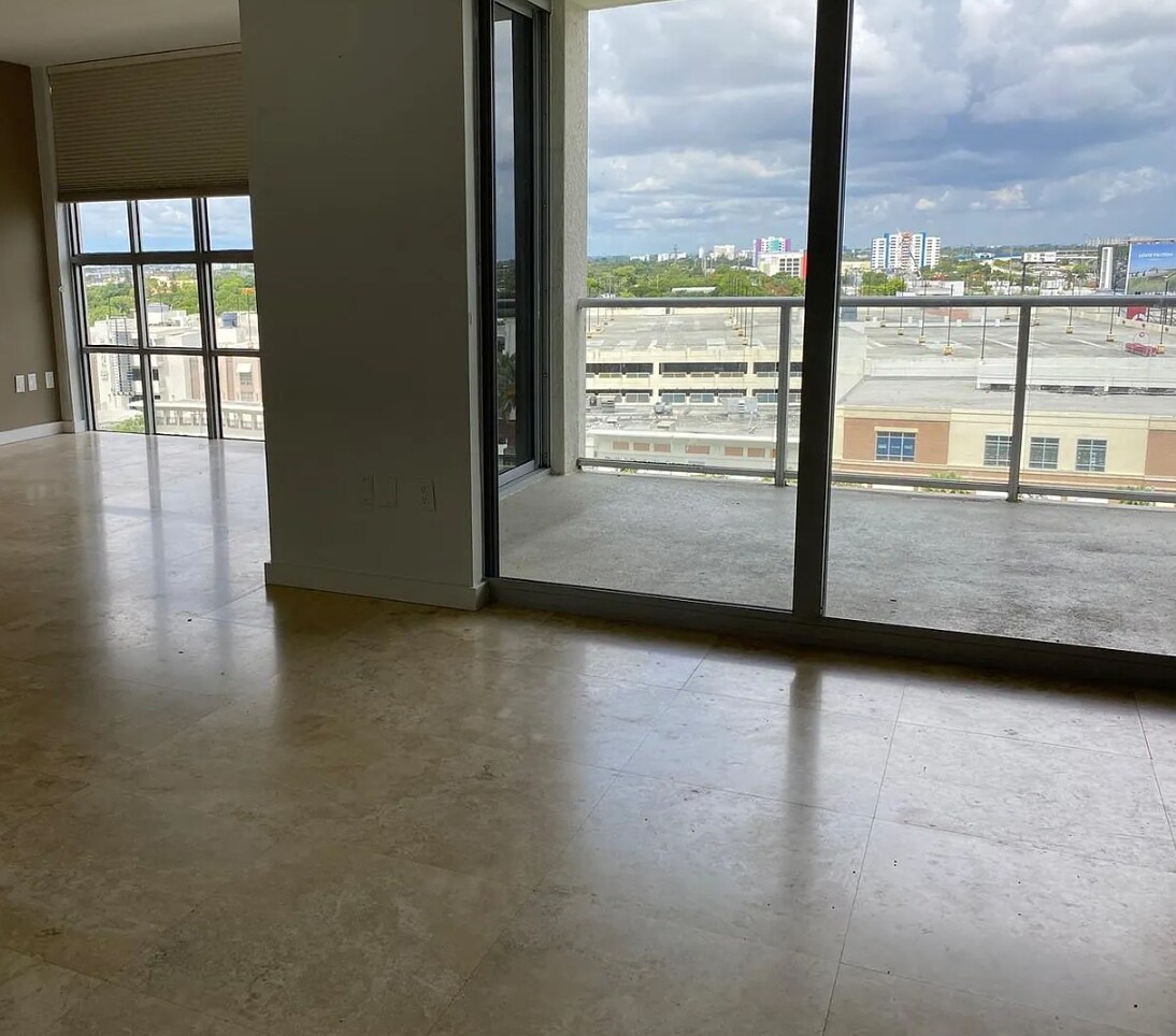 Building Photo - 3451 NE 1st Ave