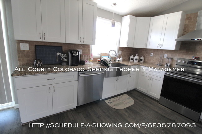 Building Photo - Horse Property Remodeled on 2.5 acres