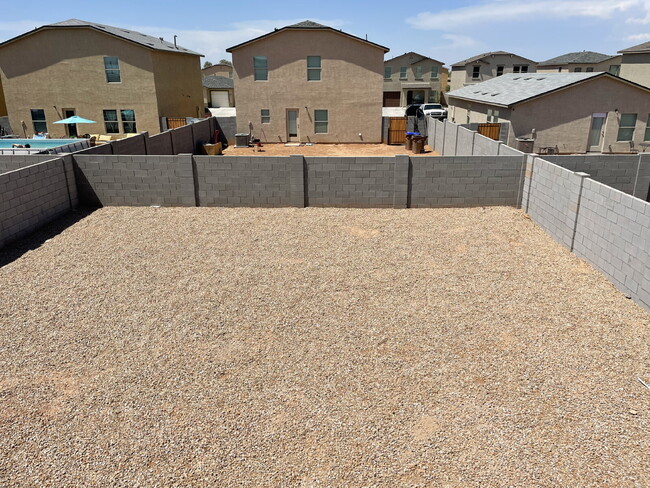Building Photo - "Spacious 4-Bed Oasis in Coolidge, AZ – 18...