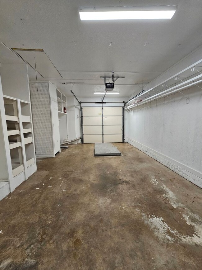 Building Photo - 1804 N Nail Pkwy