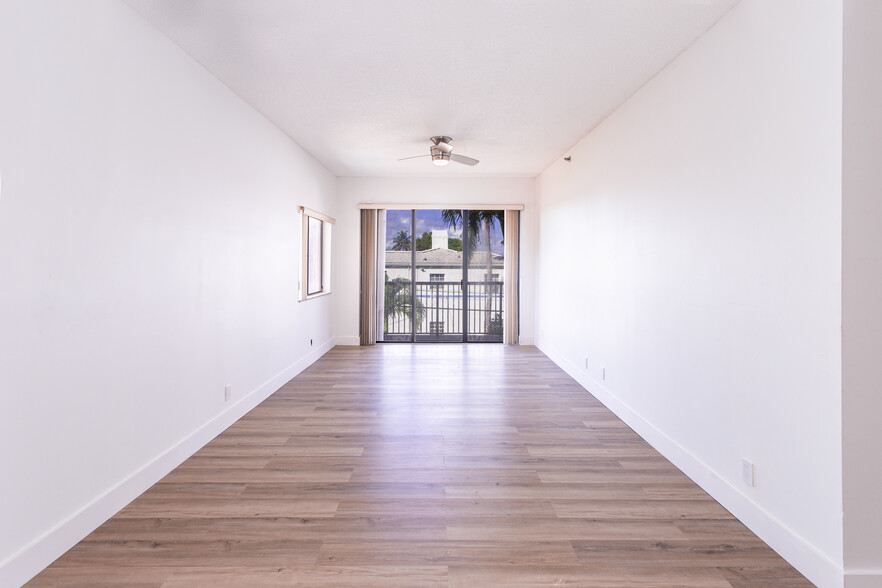 Bright living area - 8816 Collins Ave