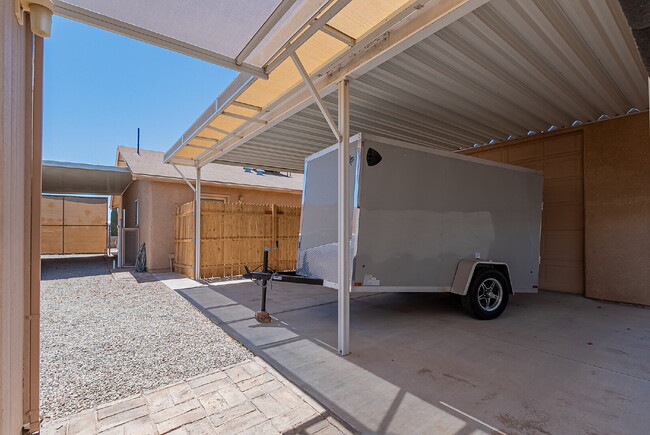 Building Photo - "Well Maintained 2-Bedroom, 2 Bathroom hom...