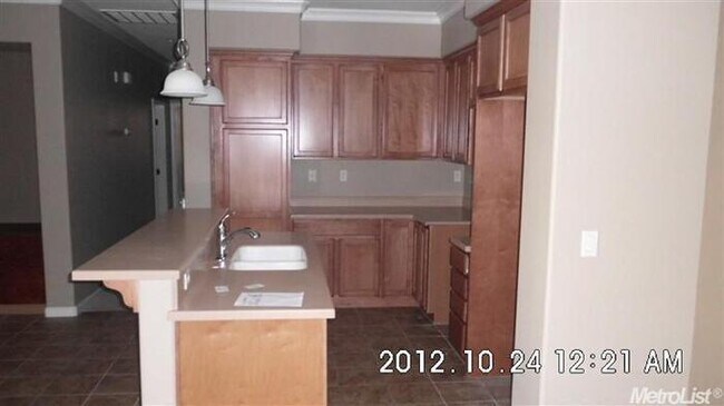 Building Photo - Mountain House 2 Bedroom 2 Bath Townhome
