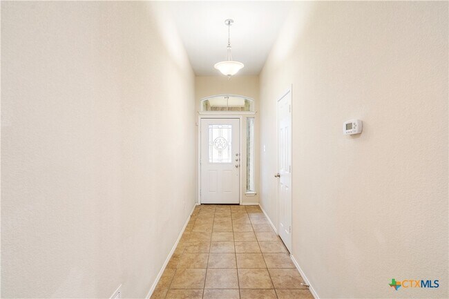 Building Photo - 9405 Cricket Dr