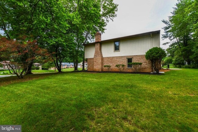Building Photo - 1423 Albert Dr