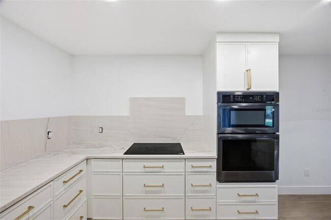 Building Photo - 13025 Village Chase Cir