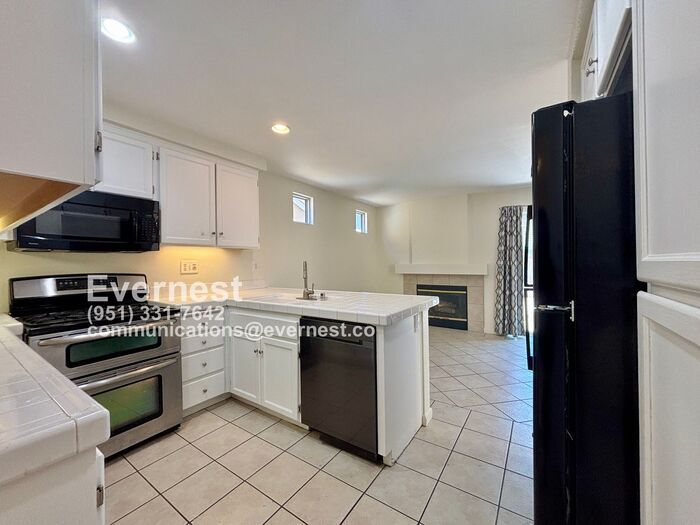 Building Photo - 44666 Arbor Ln