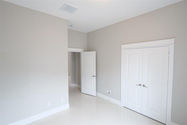 Building Photo - 4614 Creek Bridge Ln