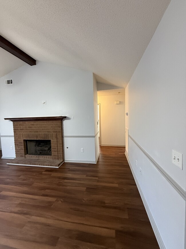 Building Photo - 1008 Old Oatland Island Rd