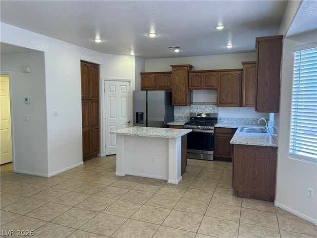 Building Photo - 10296 Magnolia Tree Ave
