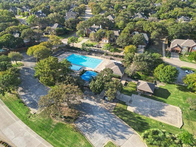 Building Photo - 2520 Woodside Dr