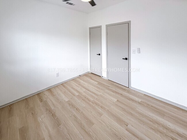 Building Photo - 611 Oriole Blvd