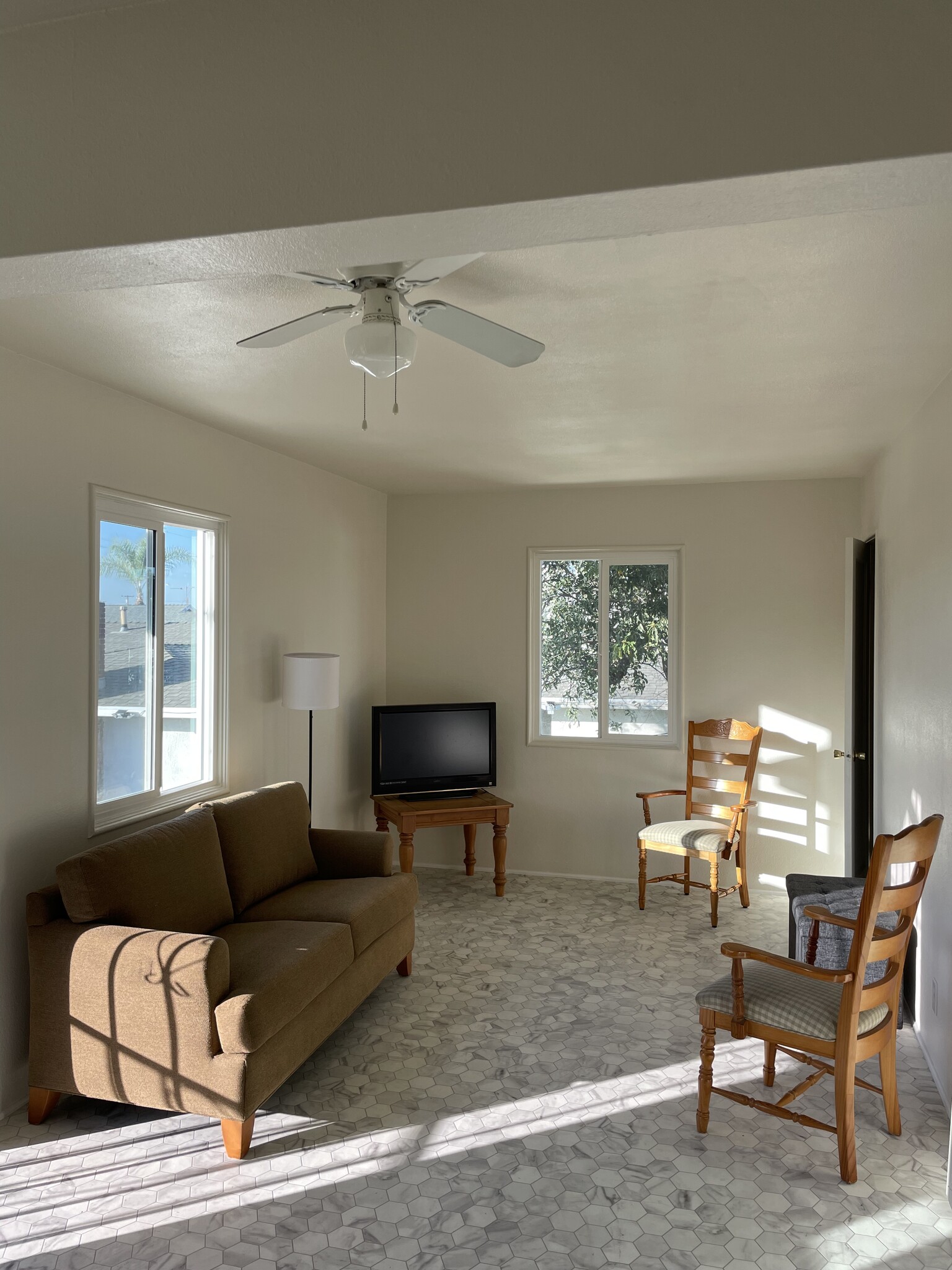 Building Photo - 4400 N Lakewood Blvd