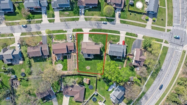 Building Photo - 554 Pointview Dr