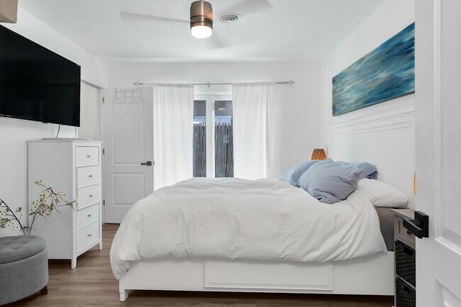 Building Photo - 2233 SE 15th St