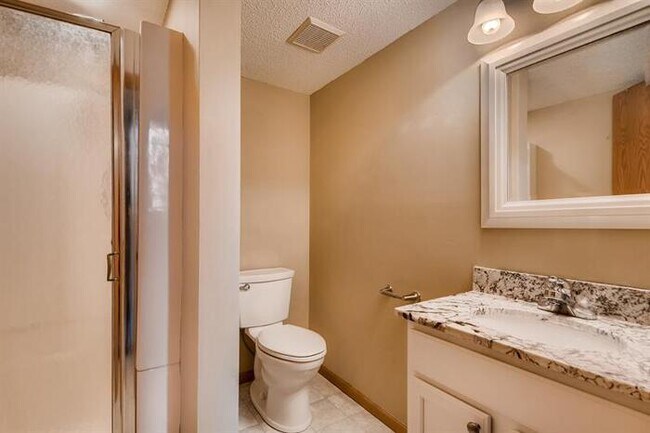 Building Photo - 2831 Carver Park Cir, Woodbury, MN, 55125