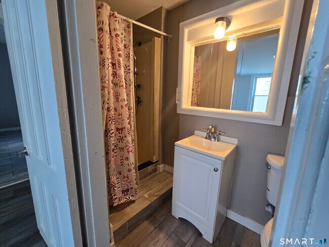 Building Photo - 106 Hanover St