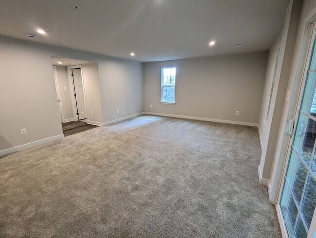 Building Photo - Gorgeous New Construction (never lived in)...