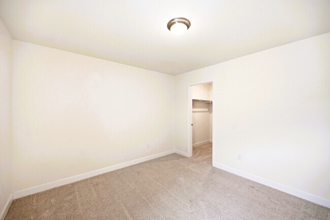 Building Photo - 10054 E 59th Ave