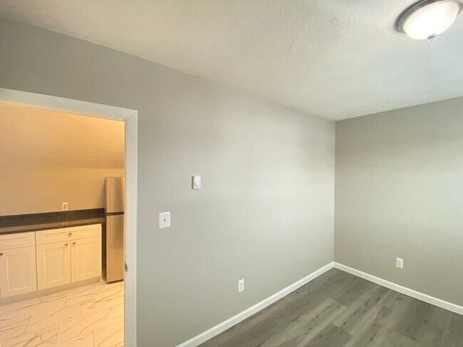 Building Photo - 7 Commercial St