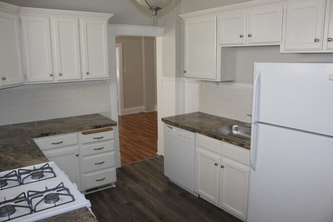 Building Photo - 932 S 900 E