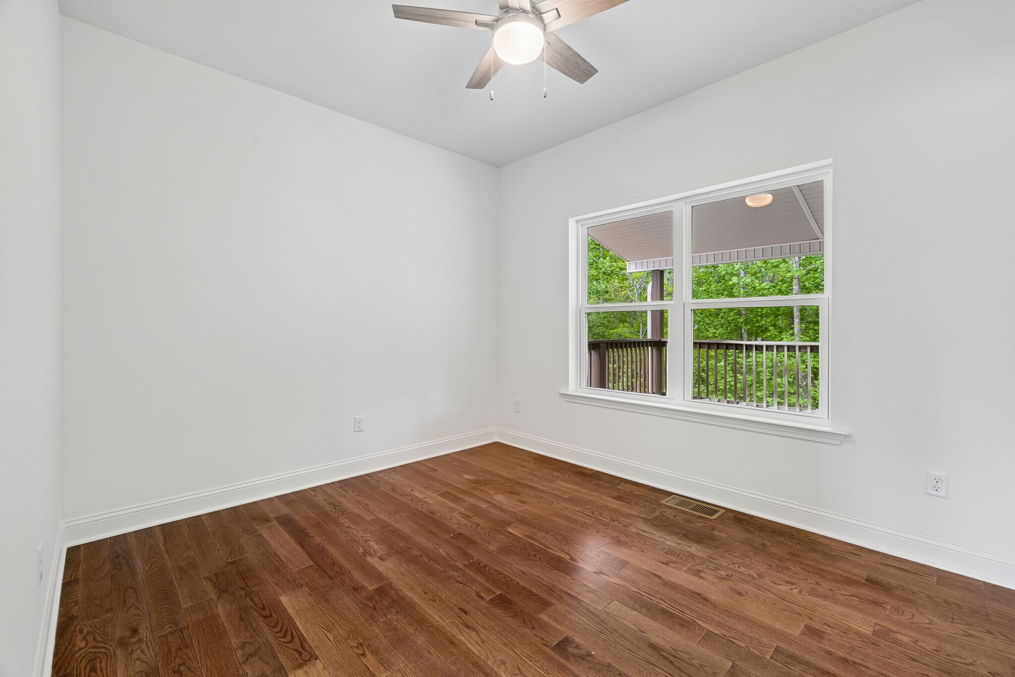Building Photo - 551 Skyview Dr