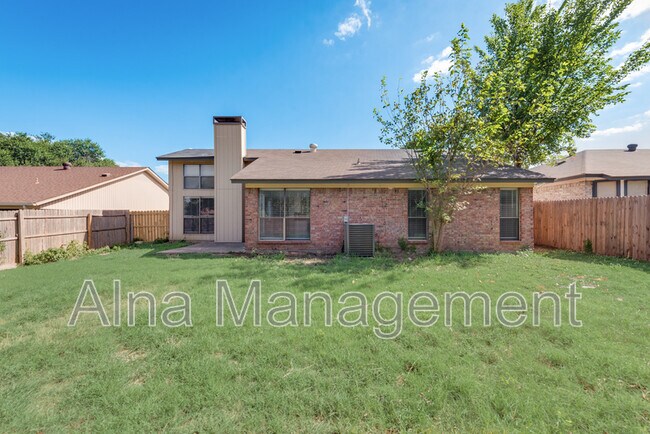 Building Photo - 6541 Ridglea Dr