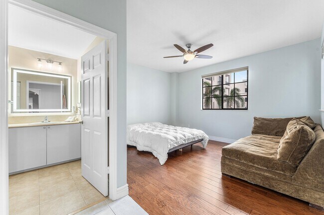 Building Photo - 233 S Federal Hwy