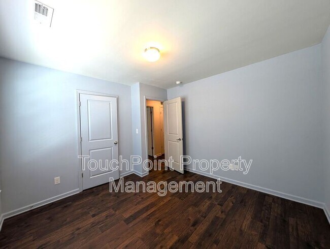 Building Photo - 2525 Mcintosh St