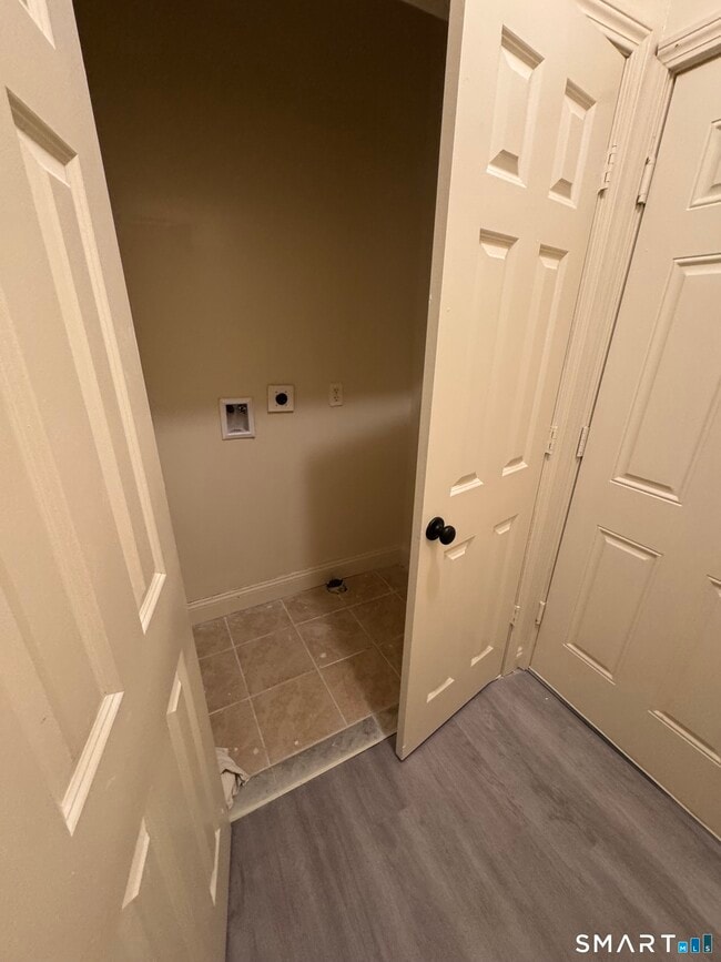 Building Photo - 304 Shelton Ave