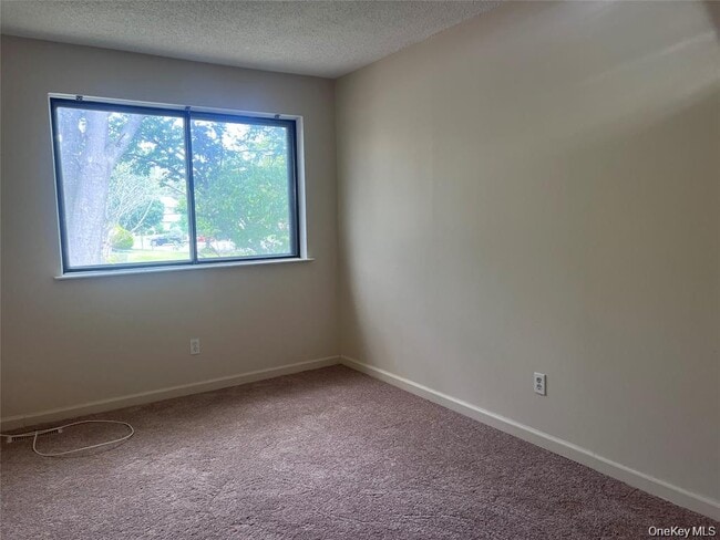 Building Photo - 200 Springmeadow Dr