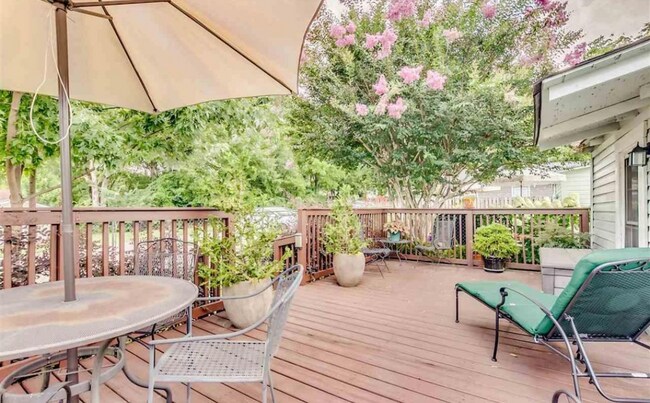 Building Photo - 605 48th St S