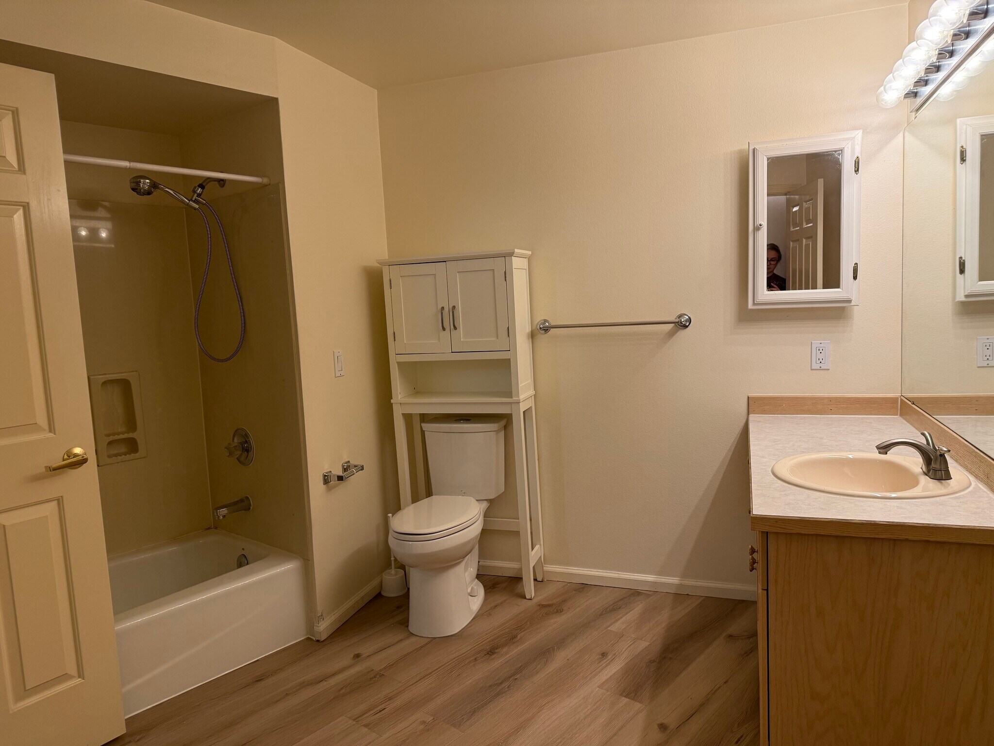 Building Photo - 559 McGraw St