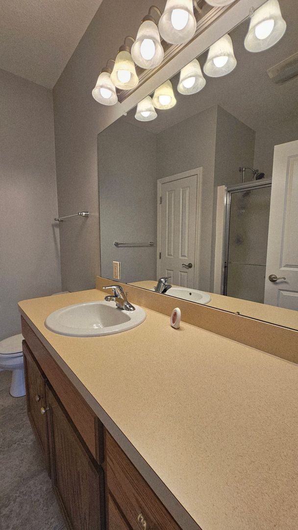 Building Photo - Bridgewater Two bedroom Condo Available!