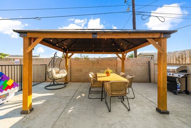 Building Photo - 632 Kenoak Dr