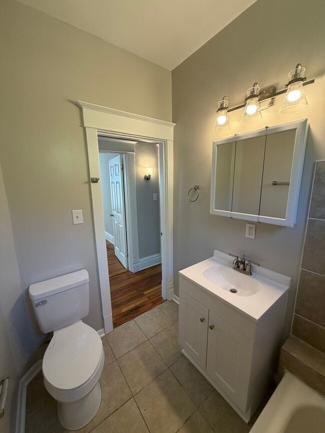 Building Photo - Charming 4bdrm/1.5bth Home Located in Richmond's North Highland Park w/Balcony!!