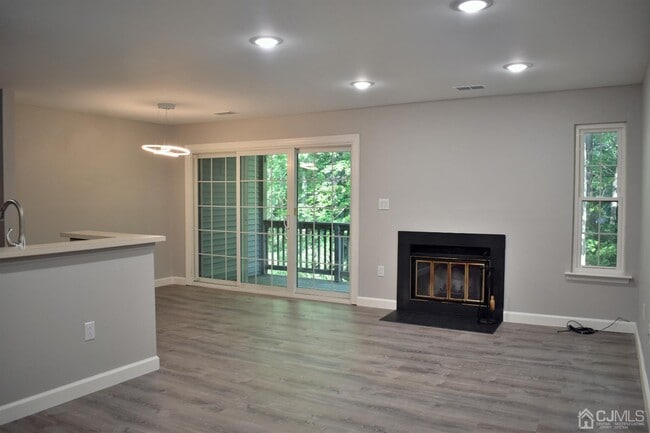 Building Photo - 7222 Elm Ct