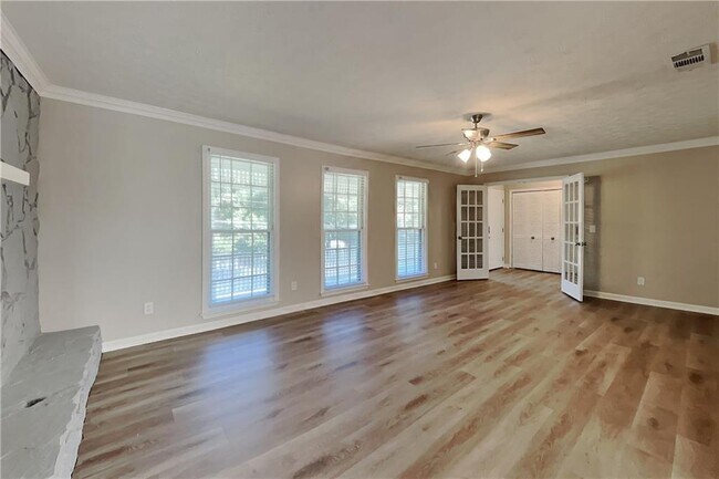 Building Photo - 5054 Arbor Ln SW