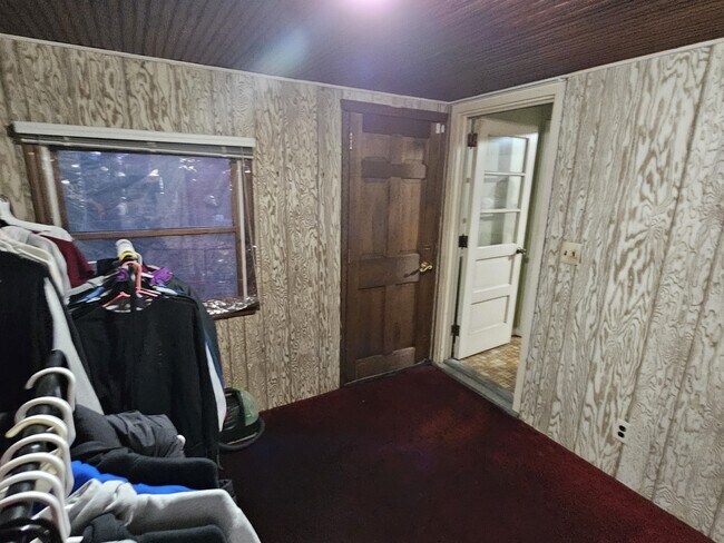 Building Photo - 1656 Hamburg Tpke