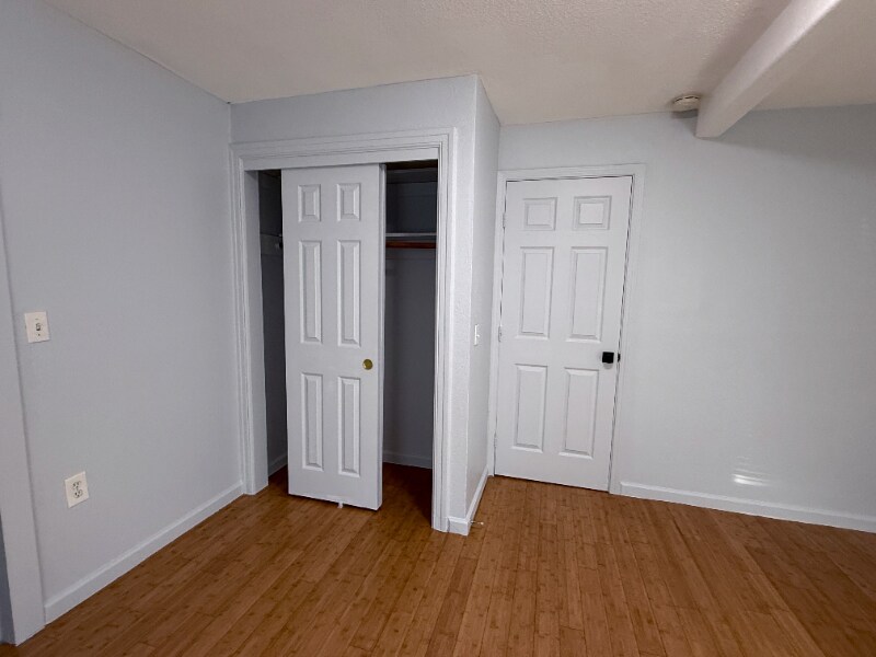 Building Photo - 4630 Melrose Ave