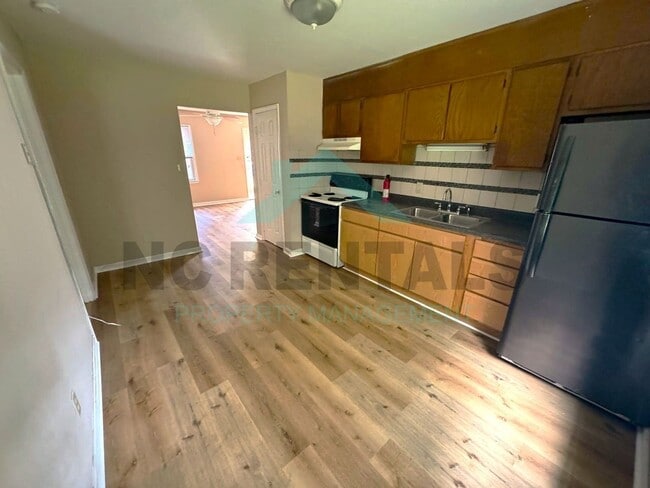 Building Photo - 663 Sunnybrook Rd