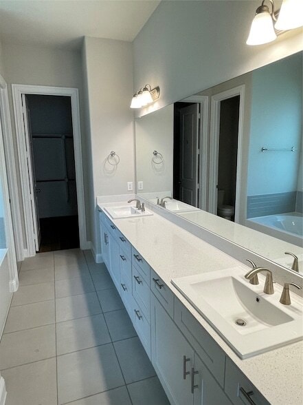 Building Photo - 4021 Angelina Dr