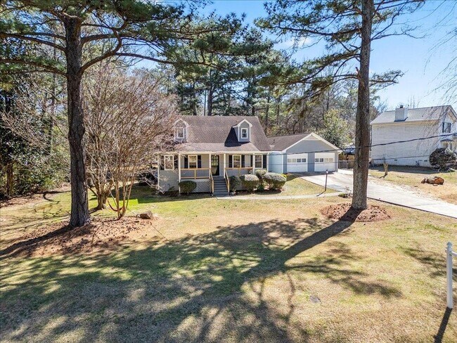 Building Photo - 150 Forest Ridge Ct SW